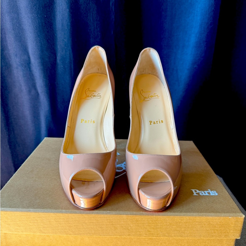 Christian Louboutin Nude Peep Toe Pumps Very Prive Sz 37 US7